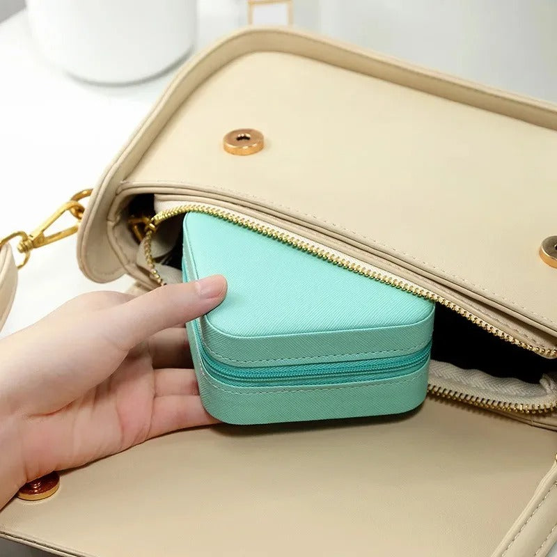 Mini Jewelry Travel Case – Portable & Elegant Jewelry Organizer Box for Rings, Earrings & Necklaces