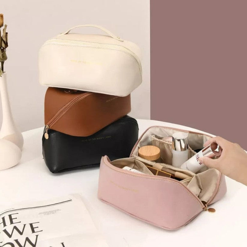 Large Capacity Premium Leather Travel Cosmetic Bag – Stylish & Organized Makeup Storage
